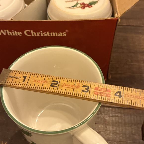 Set of 4 Sango Holly Berry Christmas Mugs In Original Box - Picture 8 of 8